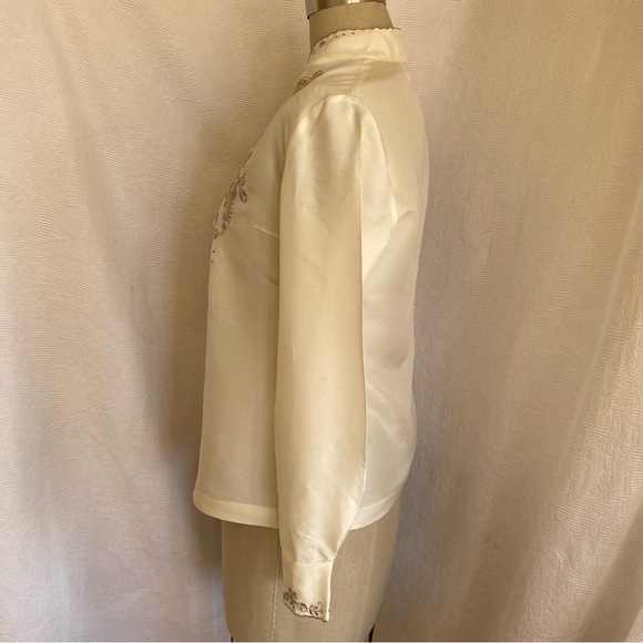 NWT Vtg Hand embroidered silk ivory blouse XS - Picture 3 of 7